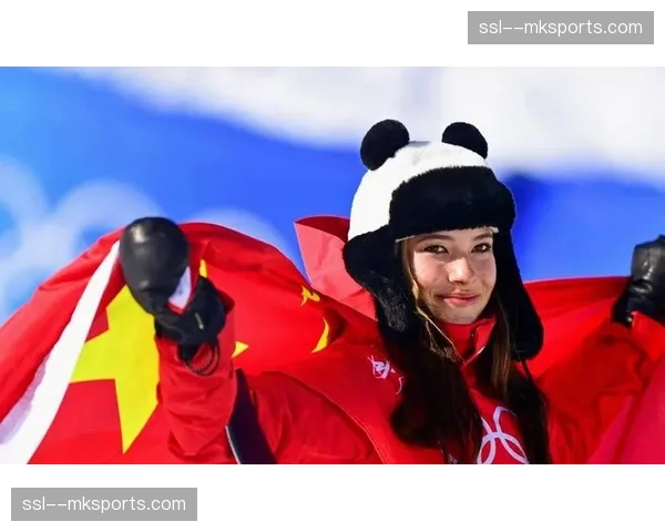 谷爱凌第二滑94分暂列第一，展现大心脏顶住压力