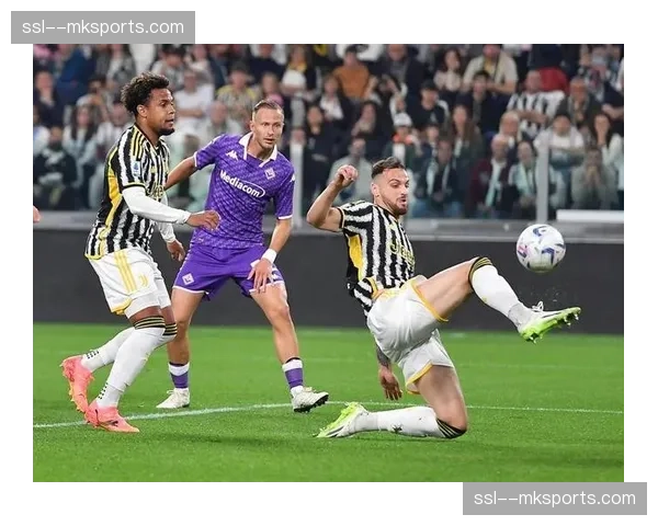 官方发布：欧冠本月最佳进球候选，三粒进球均来自超过60米的长传反击